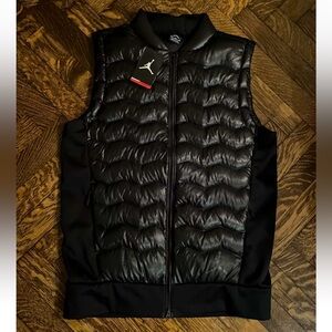 New. Jordan Mens Black Down Quilted Sleeveless Vest Jacket Size M.